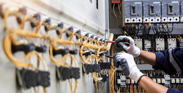 Professional Electrician technician working in Glenmont, MD